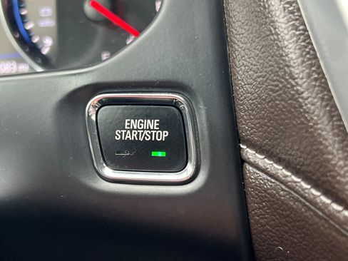 Used 2023 GMC Acadia SLT w/ Technology Package image 26