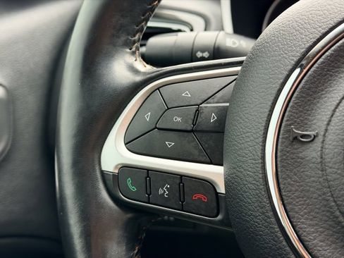 Used 2020 Jeep Compass Limited image 10