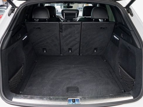 Used 2020 Audi SQ5 Premium Plus w/ Premium Plus Package image 34