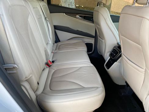 Used 2019 Lincoln Nautilus Reserve FWD image 36