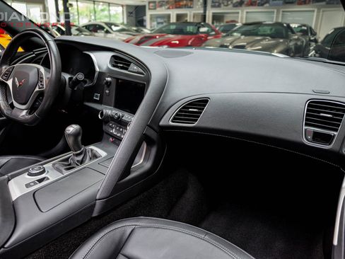 Used 2019 Chevrolet Corvette Stingray Coupe w/ 1LT RWD image 87