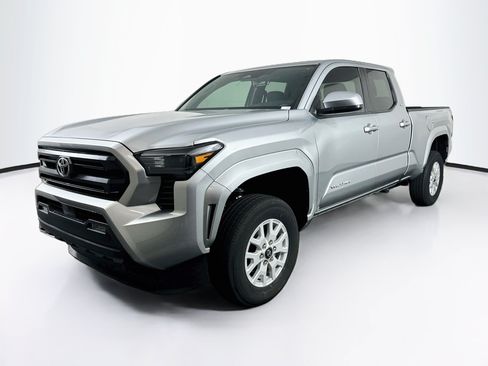 Used 2026 Toyota Tacoma SR5 RWD image 3