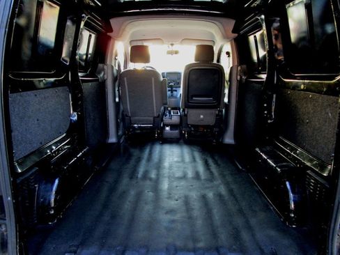 Used 2015 Nissan NV200 SV w/ Technology Package image 21