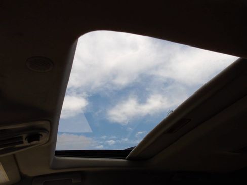 Used 2011 GMC Terrain SLT image 39