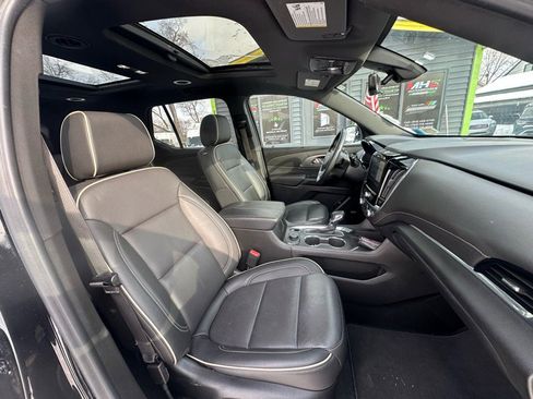 Used 2023 Chevrolet Traverse Premier image 19