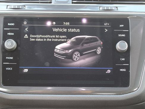 Used 2022 Volkswagen Tiguan SE FWD image 22