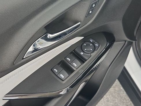 Used 2025 Chevrolet Trax LT w/ LT Convenience Package image 27