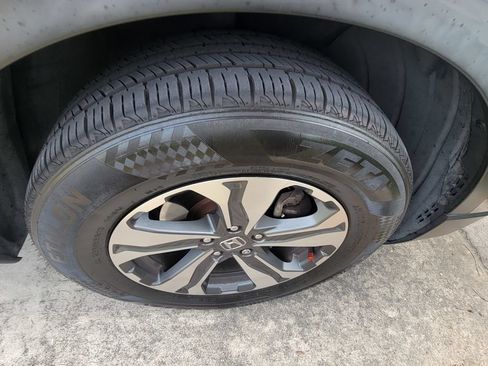 Used 2018 Honda CR-V LX image 3