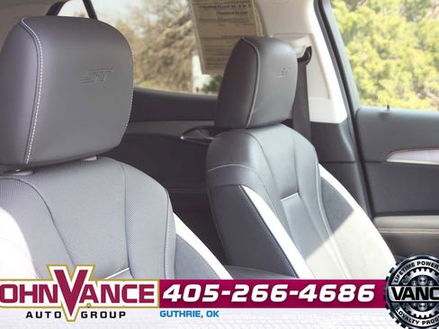 Used 2025 Buick Envision Sport Touring image 12