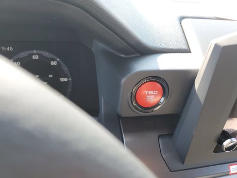 Certified 2026 Toyota Tacoma TRD Off-Road AWD/4WD image 24