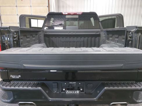 Used 2023 GMC Sierra 1500 Denali w/ Denali Reserve Package AWD/4WD image 12
