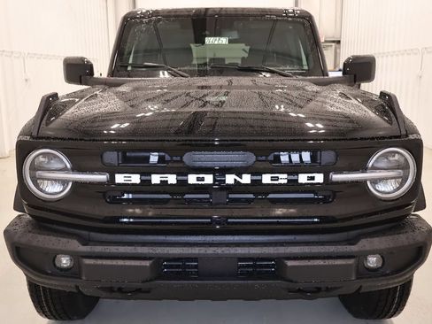 New 2026 Ford Bronco Outer Banks AWD/4WD image 4
