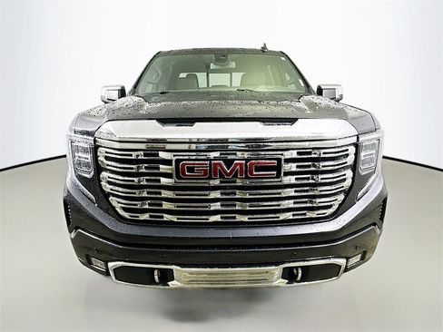 Used 2022 GMC Sierra 1500 Denali image 2