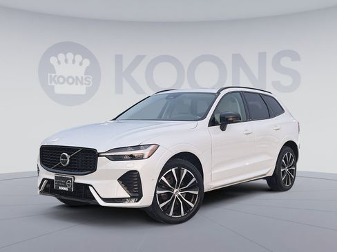 Certified 2023 Volvo XC60 B5 Plus w/ Climate Package image 1