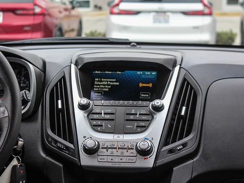 Used 2017 Chevrolet Equinox LS FWD image 19