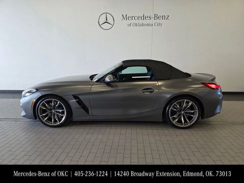 Used 2020 BMW Z4 M40i w/ Executive Package image 4