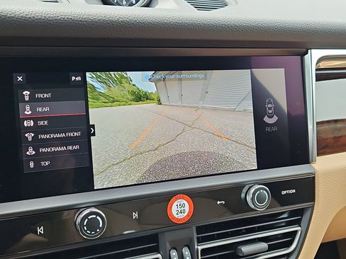 Certified 2026 Porsche Macan AWD/4WD image 13