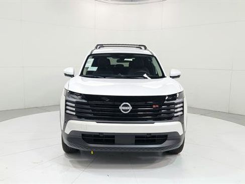 Certified 2025 Nissan Kicks SR image 2