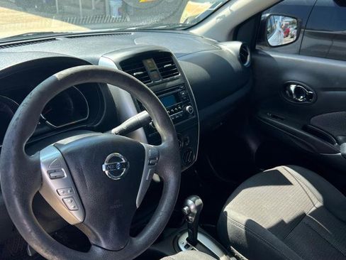 Used 2016 Nissan Versa SV FWD image 6