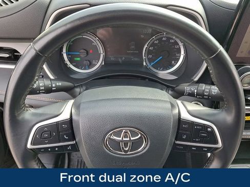 Used 2023 Toyota Highlander Bronze Edition AWD/4WD image 6