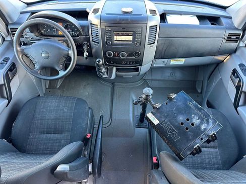 Used 2016 Freightliner Sprinter 2500 image 17