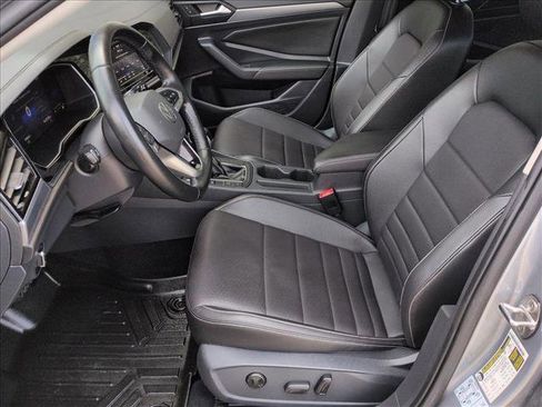Used 2022 Volkswagen Jetta SE FWD image 21