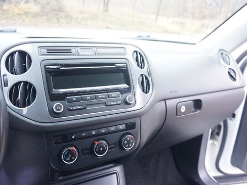 Used 2014 Volkswagen Tiguan SE AWD/4WD image 15