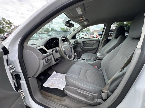 Used 2017 Chevrolet Traverse LS image 40