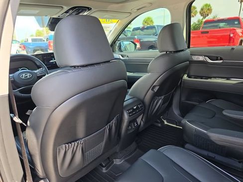 Used 2024 Hyundai Palisade Limited FWD image 11