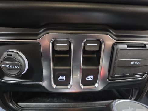 Used 2021 Jeep Wrangler Sport AWD/4WD image 27