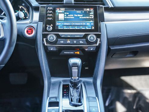 Used 2019 Honda Civic EX-L image 10