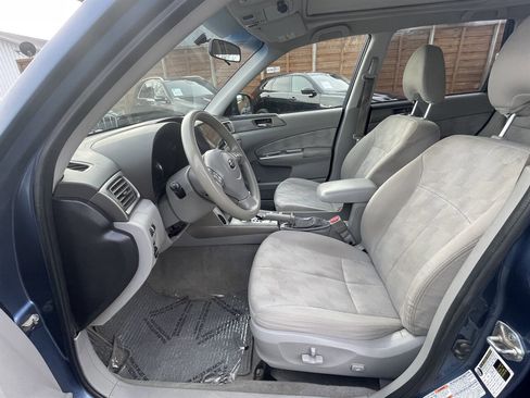 Used 2010 Subaru Forester 2.5X Premium image 26