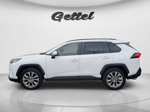 Used 2019 Toyota RAV4 XLE Premium FWD image 8