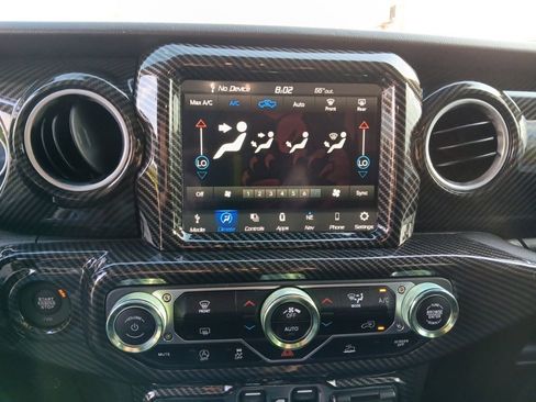 Used 2023 Jeep Gladiator Overland AWD/4WD image 20