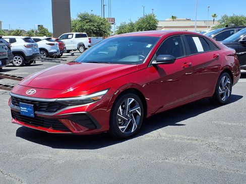 Certified 2025 Hyundai Elantra Sport FWD image 3