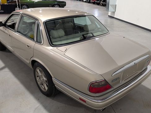Used 1996 Jaguar XJ6 RWD image 8