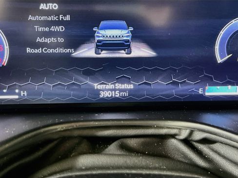 Used 2022 Jeep Compass Trailhawk w/ Trailhawk Elite Group AWD/4WD image 12