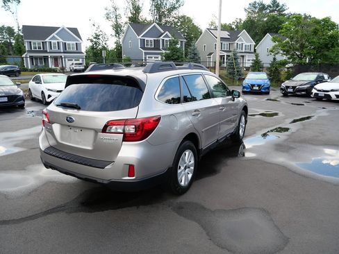 Used 2017 Subaru Outback 2.5i Premium AWD/4WD image 6