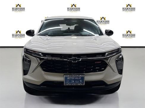 New 2026 Chevrolet Trax RS w/ Driver Confidence Package image 2