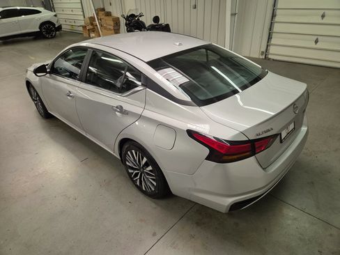 Used 2025 Nissan Altima 2.5 SV FWD image 5