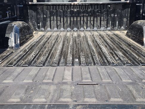 Used 2025 GMC Sierra 1500 SLT image 30