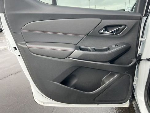 Used 2023 Chevrolet Traverse RS image 28