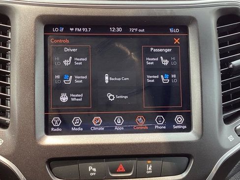 Used 2021 Jeep Cherokee Trailhawk w/ Premium Leather Package image 23