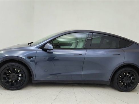 Used 2021 Tesla Model Y Long Range image 3