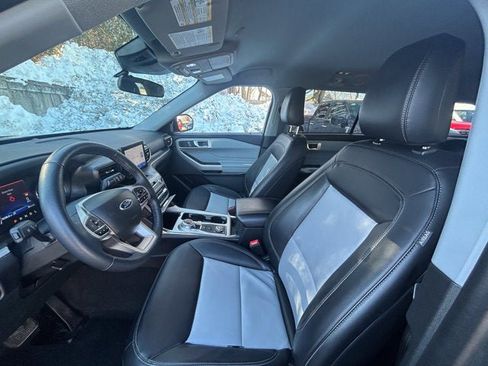Used 2023 Ford Explorer XLT w/ Equipment Group 202A image 14