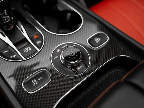 Used 2021 Bentley Bentayga AWD/4WD image 54