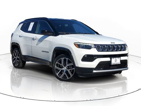 Used 2024 Jeep Compass Limited w/ Elite Group AWD/4WD image 1