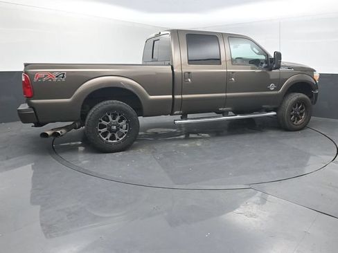 Used 2015 Ford F250 Lariat w/ Lariat Interior Package AWD/4WD image 7
