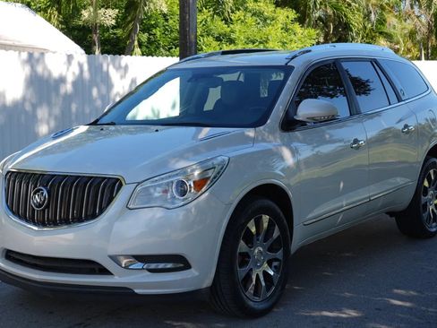 Used 2017 Buick Enclave Leather w/ Enclave Sport Touring Edition FWD image 3
