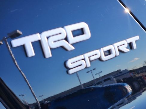 Used 2023 Toyota 4Runner TRD Sport image 12